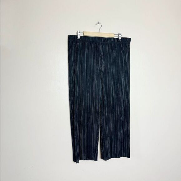 SALE! Black Chico’s Ribbed Cropped Flowy Pants Size 3 (16) EUC - Picture 1 of 6